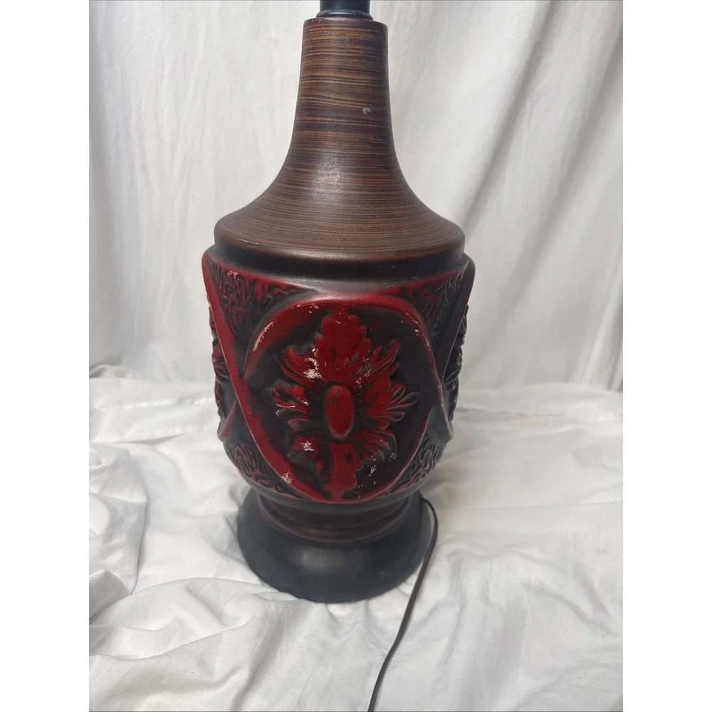 Vintage MCM Brutalist Ceramic Table Lamp Red Floral Medallion Wood Grain 60's